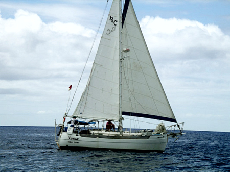 vatna-sailing-boat450
